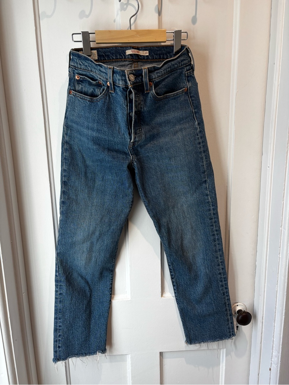 Classic Women’s Straight-Leg Jeans in Dark Blue